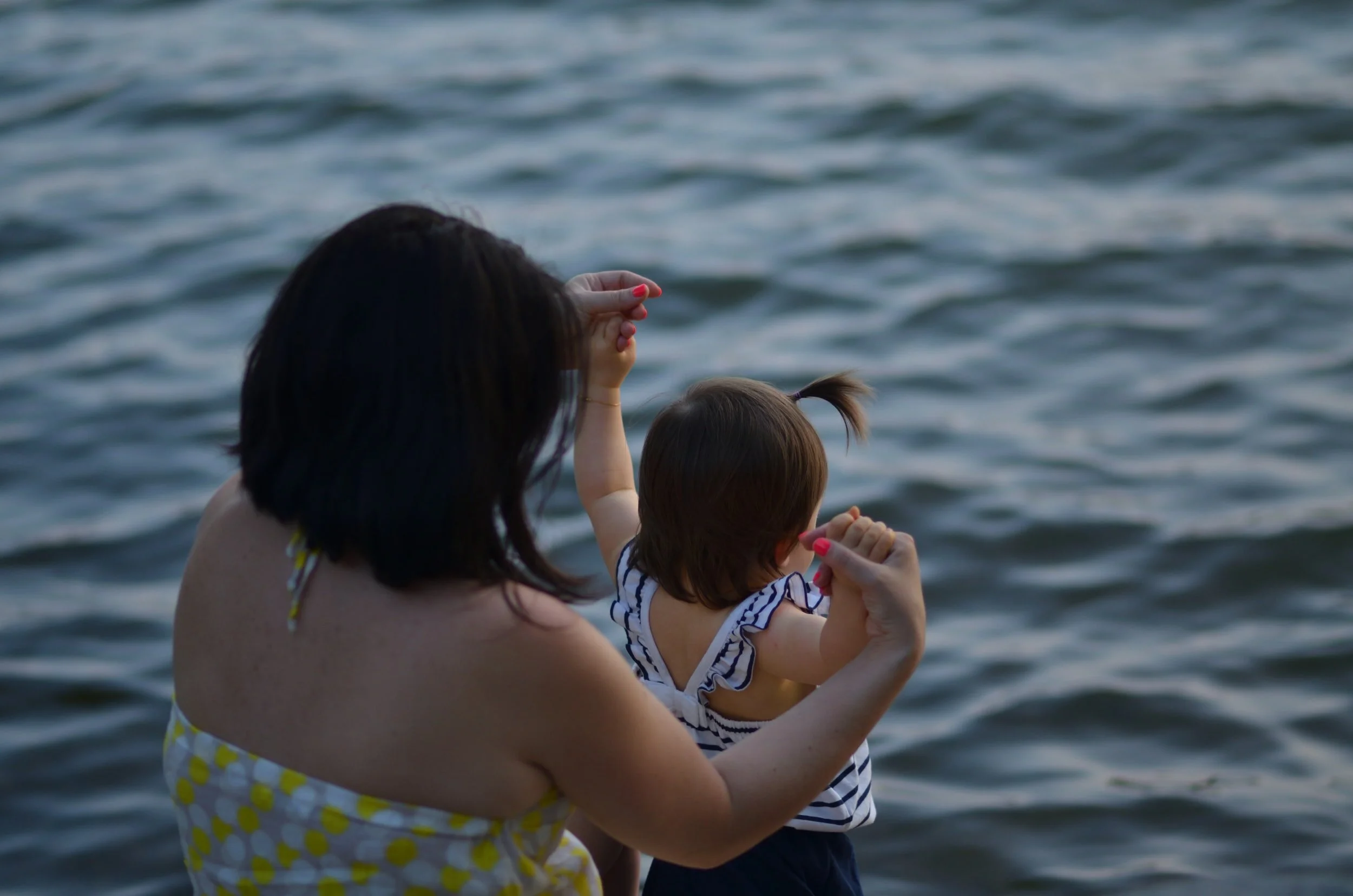 Mom and Baby I Therapist for Moms I Postpartum Depression I Scary Thoughts and Postpartum Anxiety I Counselor in Miami I Couples COunselor in Miami I Therapist for Teens in Miami